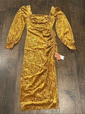 Cider Mustard Velvet Floral Ruched Long-Sleeve Midi Dress